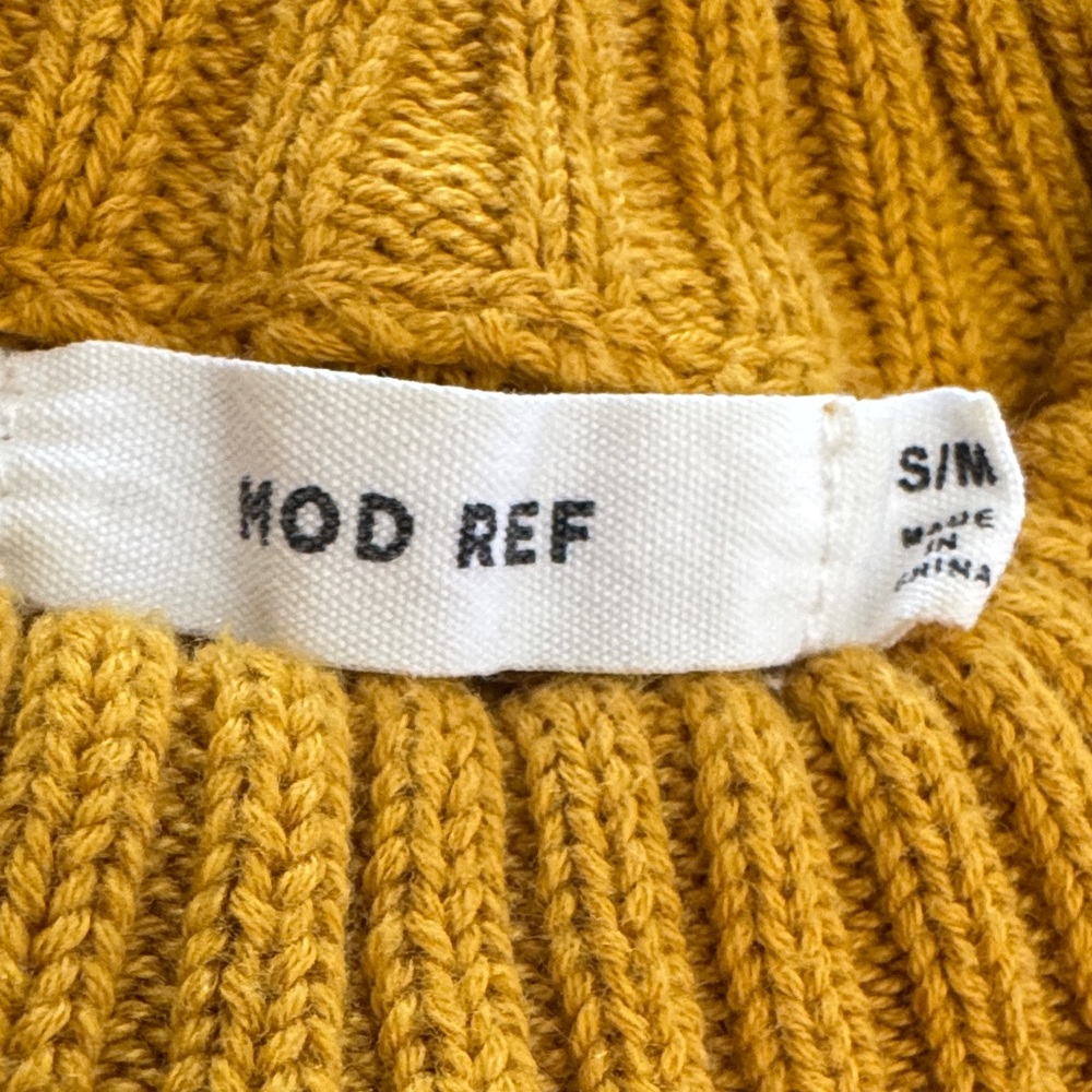 Mod Ref Cropped Sweater - Picture 2 of 4